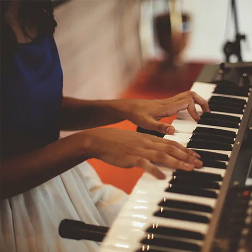 Klavier wird gespielt